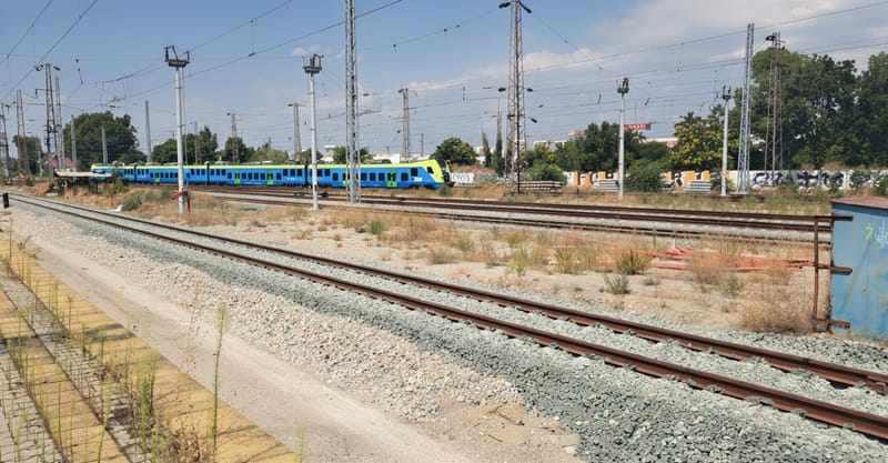 Авария на Централната гара в София спря влакове за Перник
