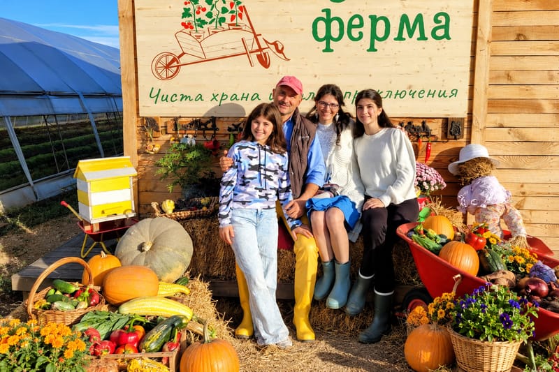 Ферма, училище и музика: Как „Близката ферма“ възстановява почвата и общността