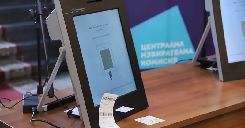 Гюров – Кандев водят в чужбина с 45,79%, Йотова – Вълчев на балотаж