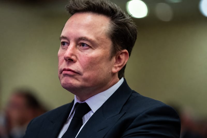 Илон Мъск призна, че SpaceX е ограничил скоростта на Starlink в Украйна