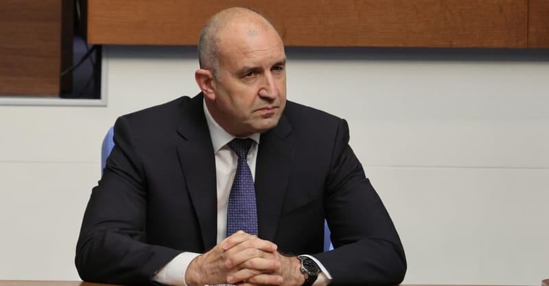 Радев: Размахаването на пръст срещу Русия не може да ни защити