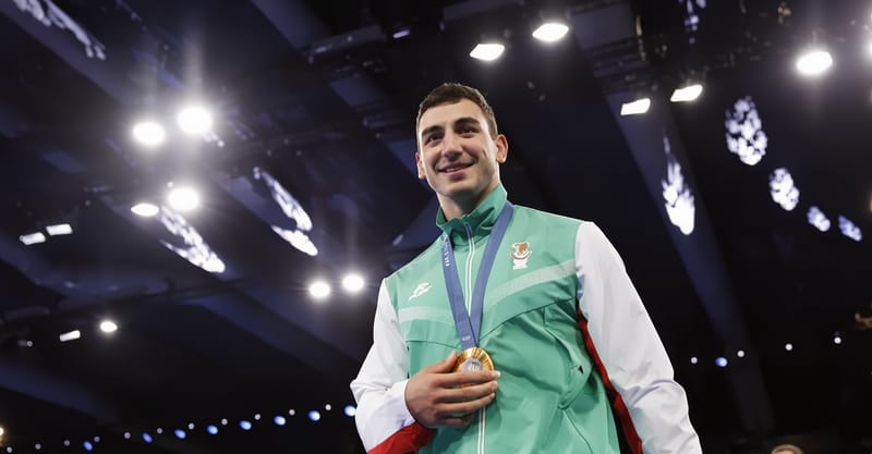 Семен Новиков донесе световната титла на България в борбата след 13 години