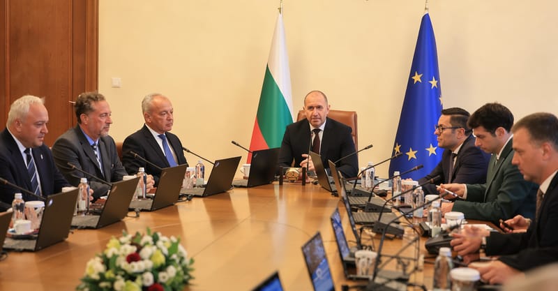ЦИК сезираха заради агитация на премиера Радев за Йотова